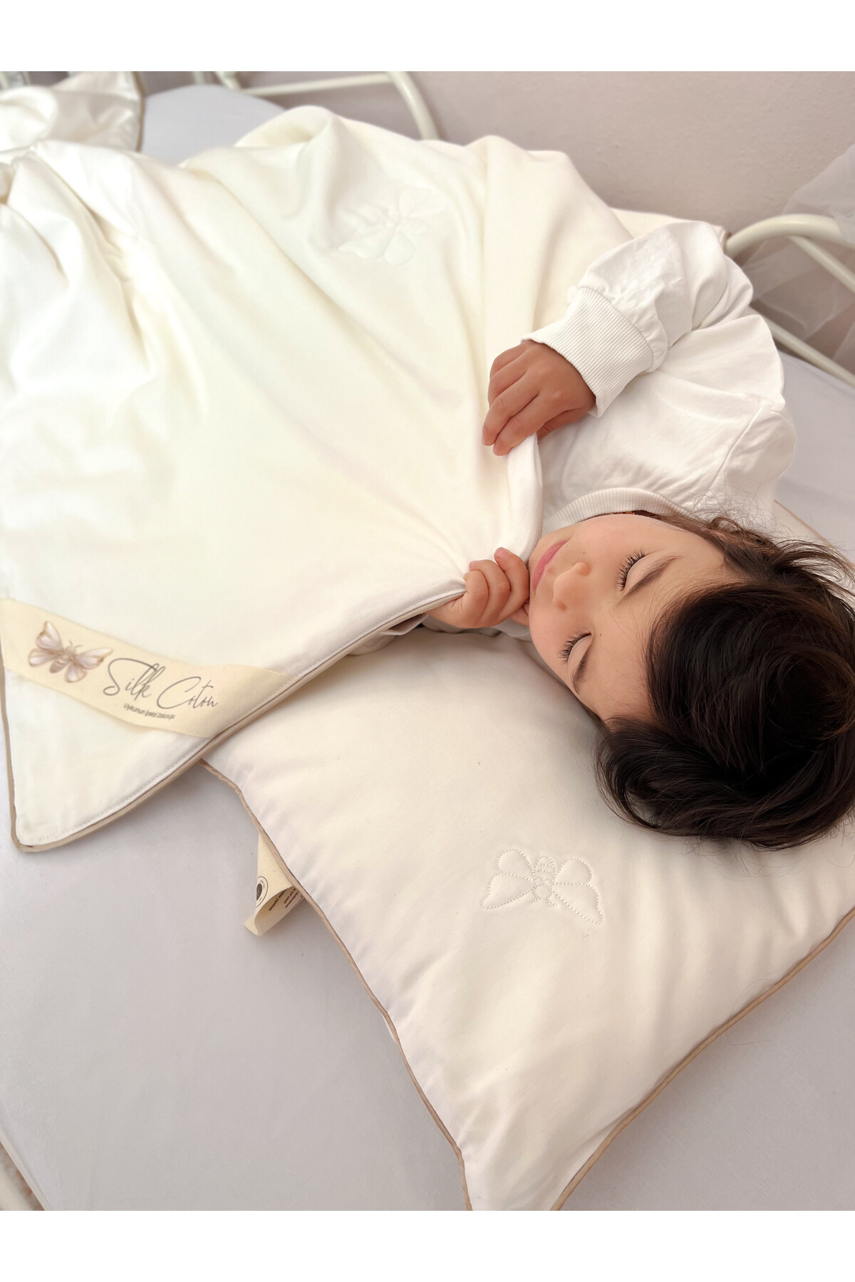 İpek Bebek Yastığı - Görsel 3